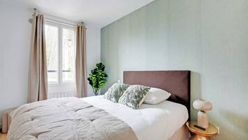 Apartment | 1 bedroom, laptop workspace, iron/ironing board, bed sheets