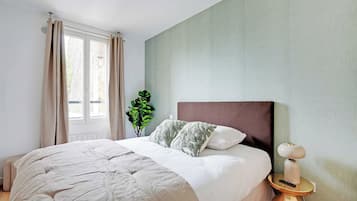 Apartment | 1 bedroom, laptop workspace, iron/ironing board, bed sheets