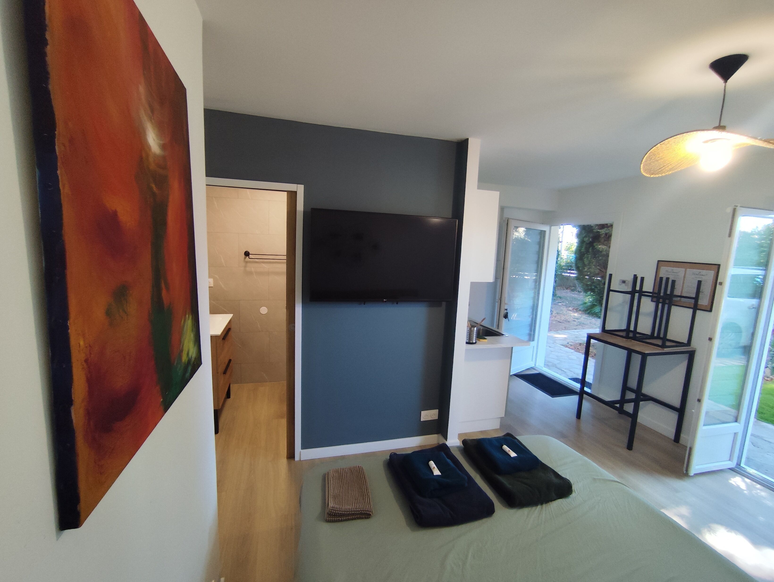 1 bedroom, WiFi, bed sheets