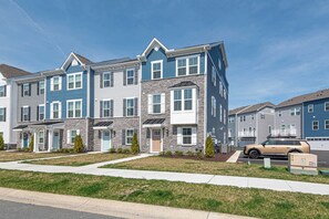 Exterior - Coastal Townhome with 2 Pools & Gym (Berlin)