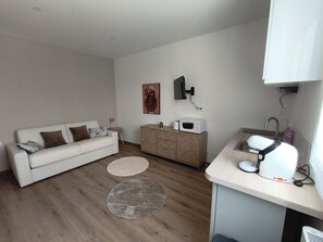 TV - Cosy studio, new, near Royan&beaches-Calme&fully equipped (Breuillet)