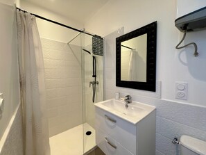 Shower - Cosy studio, new, near Royan&beaches-Calme&fully equipped (Breuillet)