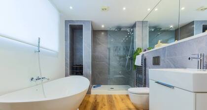 Luxury Coastal Room - Penarth