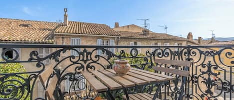 Apartment | Outdoor dining