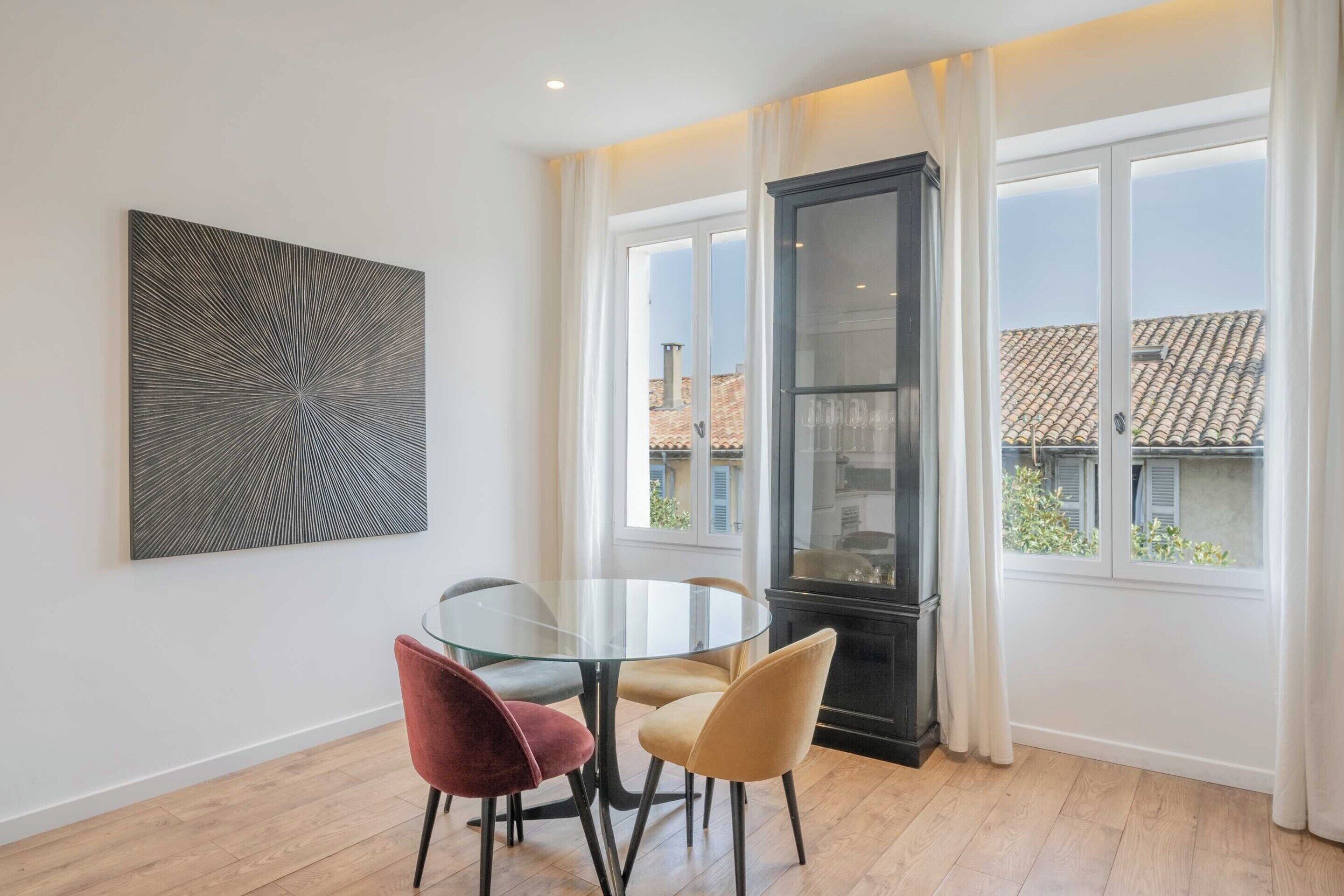 Apartment | Dining