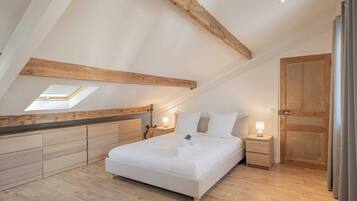 Apartment | 1 bedroom, laptop workspace, iron/ironing board, free WiFi