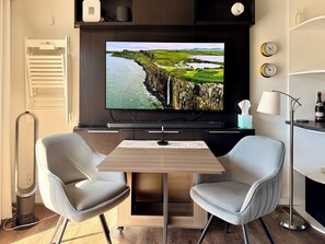 Interior - New Listing. A short walk to the beach. (Provincetown)