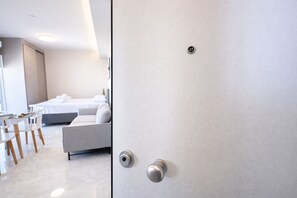 1 chambre, fer et planche à repasser, accès Internet, draps fournis
