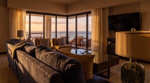TV, offices - Luxury Oceanfront Condo at Diamante Golf OCR 609! (Diamante)