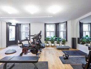 Fitness facility - 3 Bedroom Apt in Downtown Montreal (Montreal)