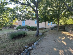 Property grounds - Large country house in the heart of Mont Ventoux (Monieux)