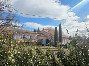 Exterior - Large country house in the heart of Mont Ventoux (Monieux)