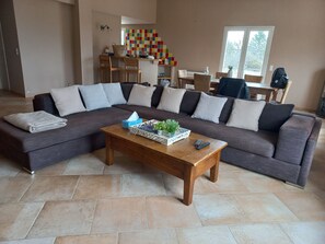 Smart TV, fireplace, video games, DVD player - Large country house in the heart of Mont Ventoux (Monieux)