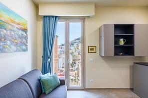 Smart TV - Rega 37 - Two Bedroom Apartment, Sleeps 3 (Naples)
