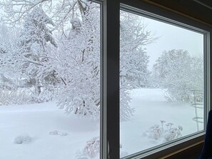 Interior - 3/1 Wooded Nature Retreat Near Lakes and Skiing (Antioch)