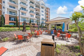 Outdoor dining - Marina Inn 2BR Condo Pools Dining, Waterway views (Myrtle Beach)