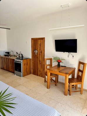 Dining - Infinity Pool & Ocean View Studio - Sunset (Santos Guardiola)