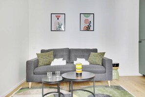 House | Living area - Charming Studio for 2P - Near Parc Monceau (Paris)
