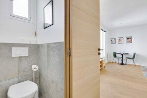 House | Bathroom - Charming Studio for 2P - Near Parc Monceau (Paris)