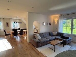 Smart TV, video games, DVD player - Vacation apartment zum Mühlbach, Franconian Lake District, 108sqm (Windsbach)