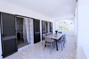 Terrasse / Balkon