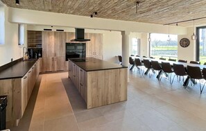 Fridge, microwave, oven, stovetop - Cozy home in Oostduinkerke with WiFi (Oostduinkerke)
