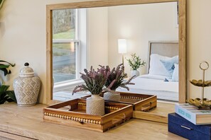 5 Schlafzimmer, Schreibtisch, Bügeleisen/Bügelbrett, kostenloses WLAN