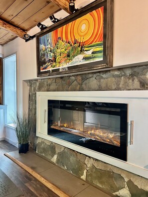 Interior - Perfect 2-bedroom cabin - your official basecamp for your Port Angeles getaway (Port Angeles)