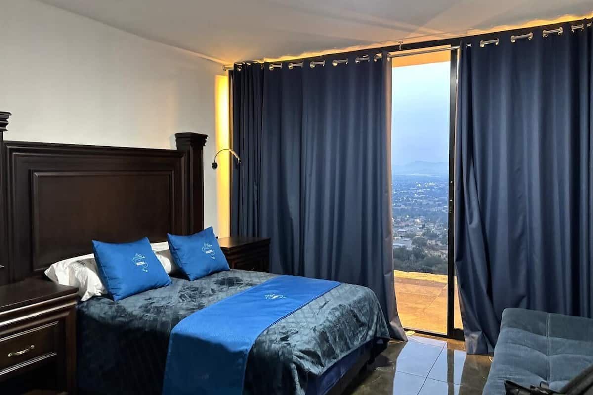 Phòng Cao cấp, quang cảnh thung lũng