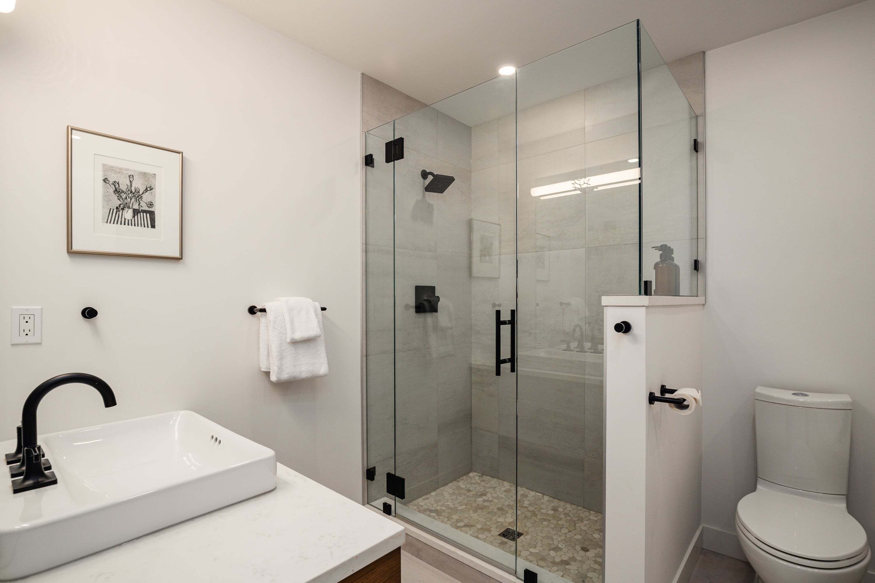 Căn hộ, nhiều giường, sân hiên, quang cảnh núi (Cedar Sky at Ravencrest) | Phòng tắm | Khăn tắm 