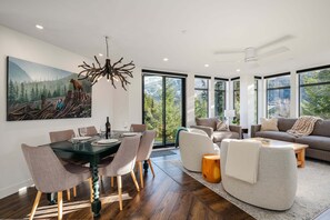 アパートメント ベッド (複数台) パティオ マウンテンビュー (Cedar Sky at Ravencrest) | 3 室のベッドルーム、客室ごとに異なる装飾、客室ごとに異なるインテリア