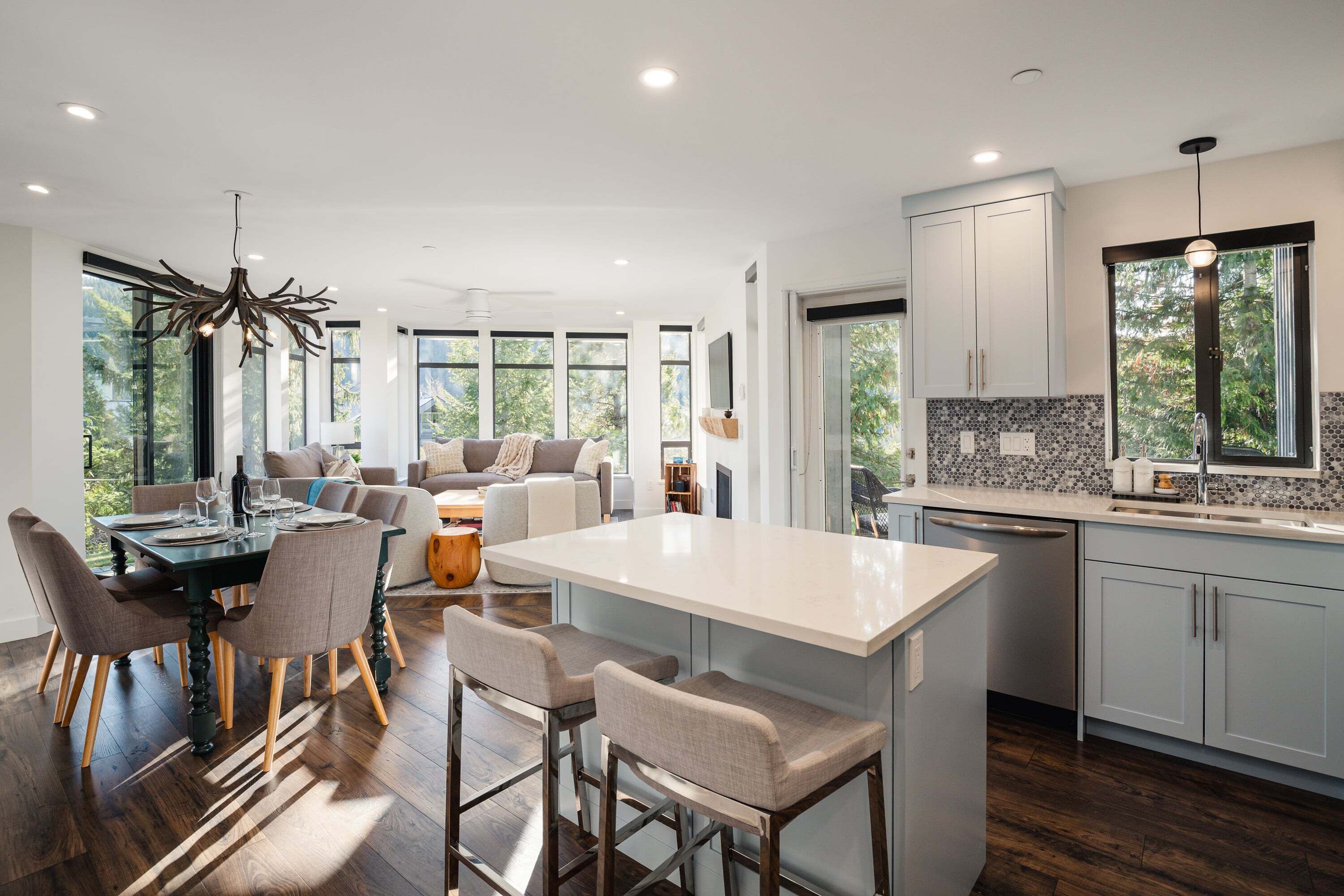 Apartment, Multiple Beds, Patio, Mountain View (Cedar Sky at Ravencrest) | Interior