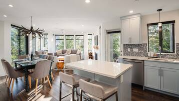 Apartment, Multiple Beds, Patio, Mountain View (Cedar Sky at Ravencrest) | Interior