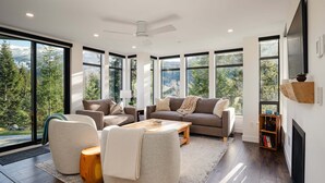 Căn hộ, nhiều giường, sân hiên, quang cảnh núi (Cedar Sky at Ravencrest) | Khu phòng khách