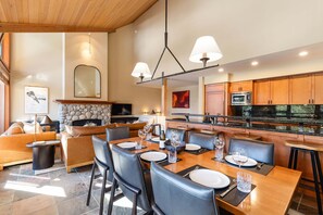 House, Multiple Beds, Hot Tub, Mountain View (Harmony Chalet at Montebello) | 3 bedrooms, individually decorated, individually furnished, bed sheets - Harmony Chalet at Montebello (Whistler)