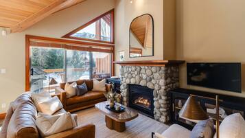 House, Multiple Beds, Hot Tub, Mountain View (Harmony Chalet at Montebello) | Living area