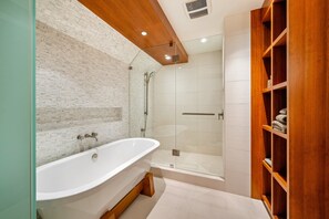 House, Multiple Beds, Patio, Mountain View (Northlight Retreat at Alpine Greens) | Bathroom - Northlight Retreat at Alpine Greens (Whistler)