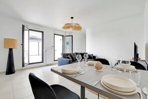 Apartment | Dining - Elegant Appt - 1bdr/2p - Near Paris & La Defense (Suresnes)