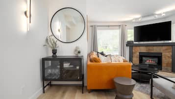 Condo, Multiple Beds, Hot Tub, Mountain View (The Altitude at Valhalla) | Living area