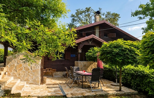 Awesome home in Slunj with sauna