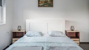 3 makuuhuonetta, vauvan matkasänky, ilmainen Wi-Fi
