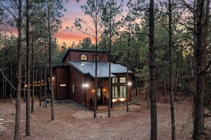 Exterior - Timbuktu with You: Hot Tub, Foosball, WiFi, Pet Friendly (Broken Bow)