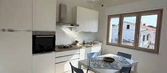 Velvet Apartment • 7 min from the sea - AC - Parking - Private Courtyard