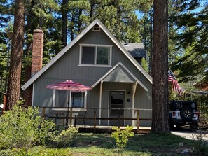 Exterior - Tahoe Cabin Near Slopes & Lake 3BR 2BA (South Lake Tahoe)