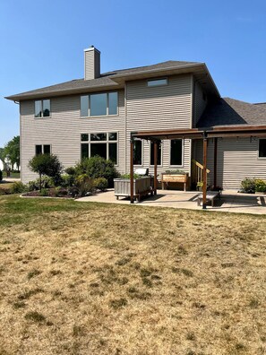Terrace/patio - Perfect AirVenture Home Base 3BR/3BA • Sleeps 6+ • Spacious & Comfortable (Oshkosh)