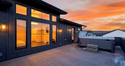 Silver Poppy Lodge by Avantstay Hot Tub + Game Room + Mountain Views Near Main Street Park City