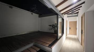 Apartment, 5 Bedrooms | Interior