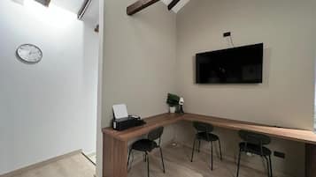 Apartment, 5 Bedrooms | Interior