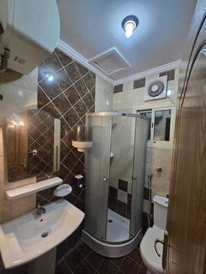 Bathroom - nazal alroh alhora -Hajj Street (makka)