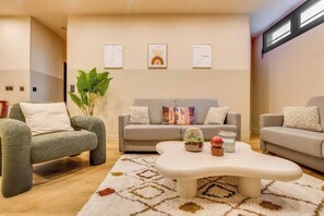Living area - Spacious Apartment - 2br/10p - Place D'italie (Paris)